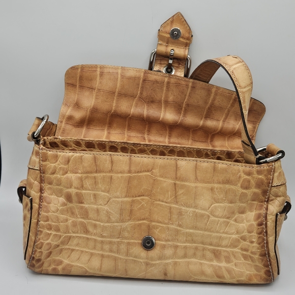 Rare Dooney & Bourke Purse Embossed Leather purse w certificate of authenticy - Picture 2 of 16